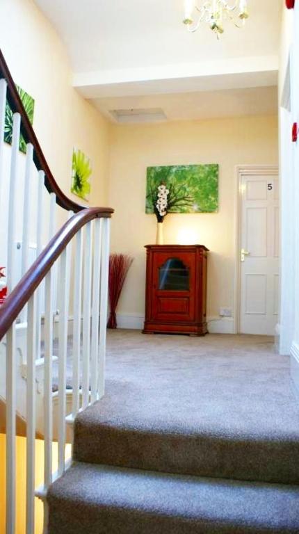 Bentons Guest House Cheltenham Extérieur photo