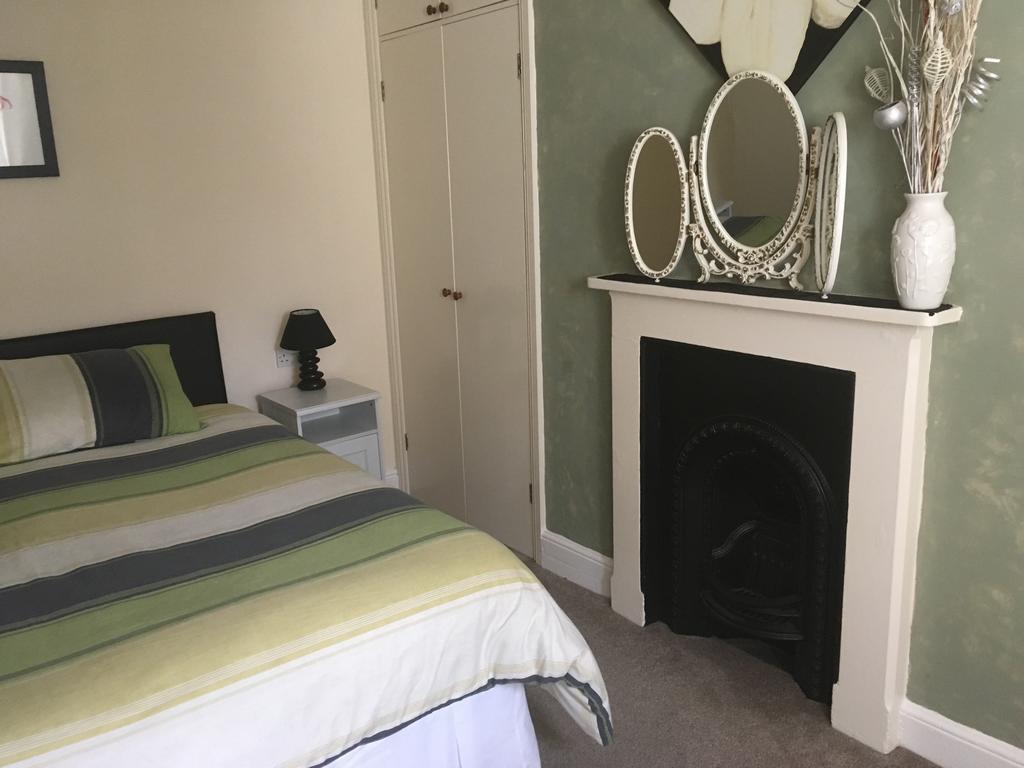 Bentons Guest House Cheltenham Extérieur photo