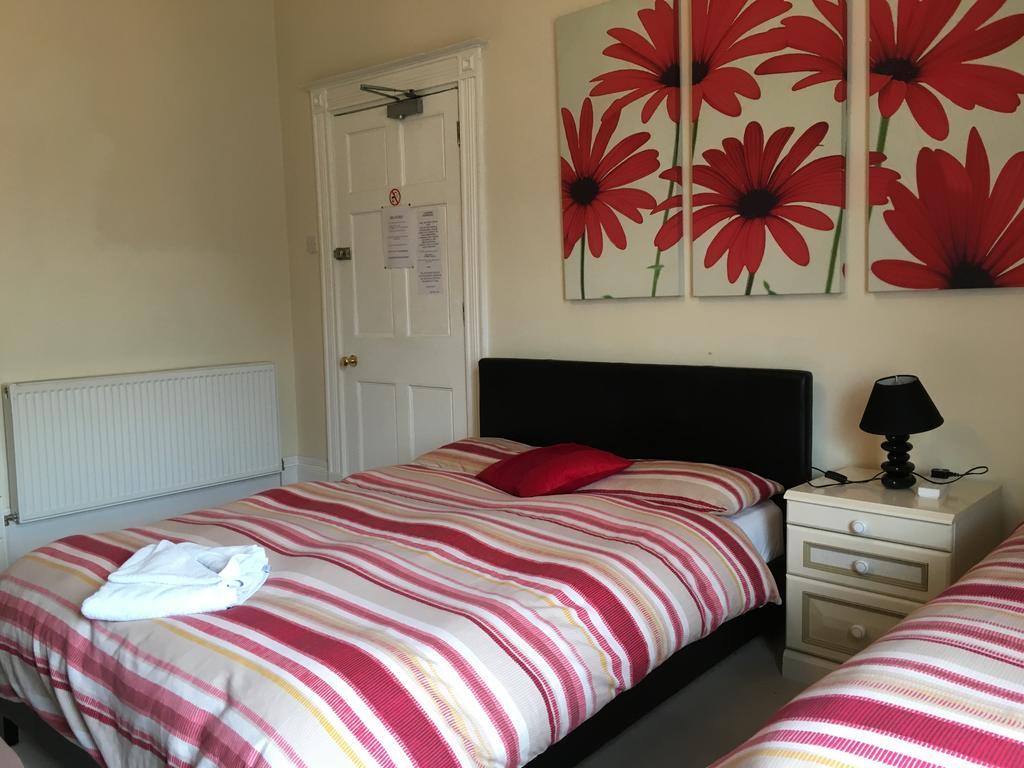 Bentons Guest House Cheltenham Extérieur photo