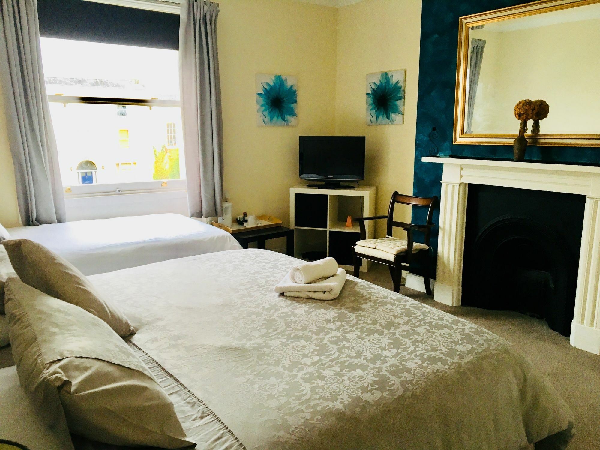 Bentons Guest House Cheltenham Extérieur photo